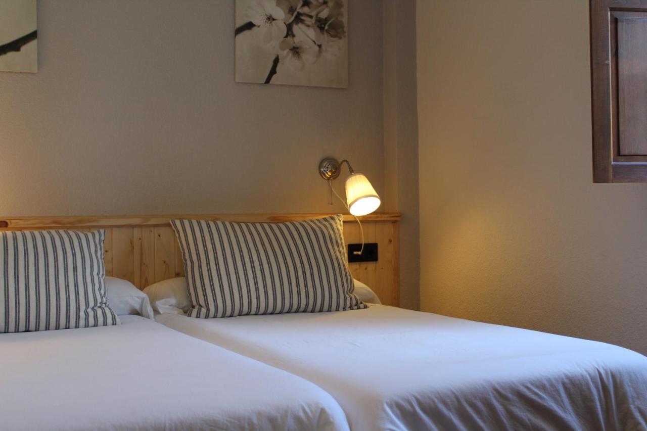 Apartamentos Los Hidalgos Santillana del Mar Exteriör bild